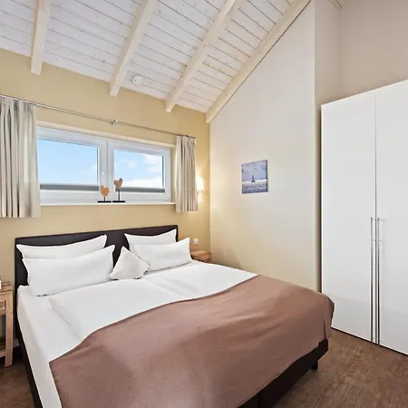 Holiday home Luxuswellnesshaus Seemannskoje Bliesdorf